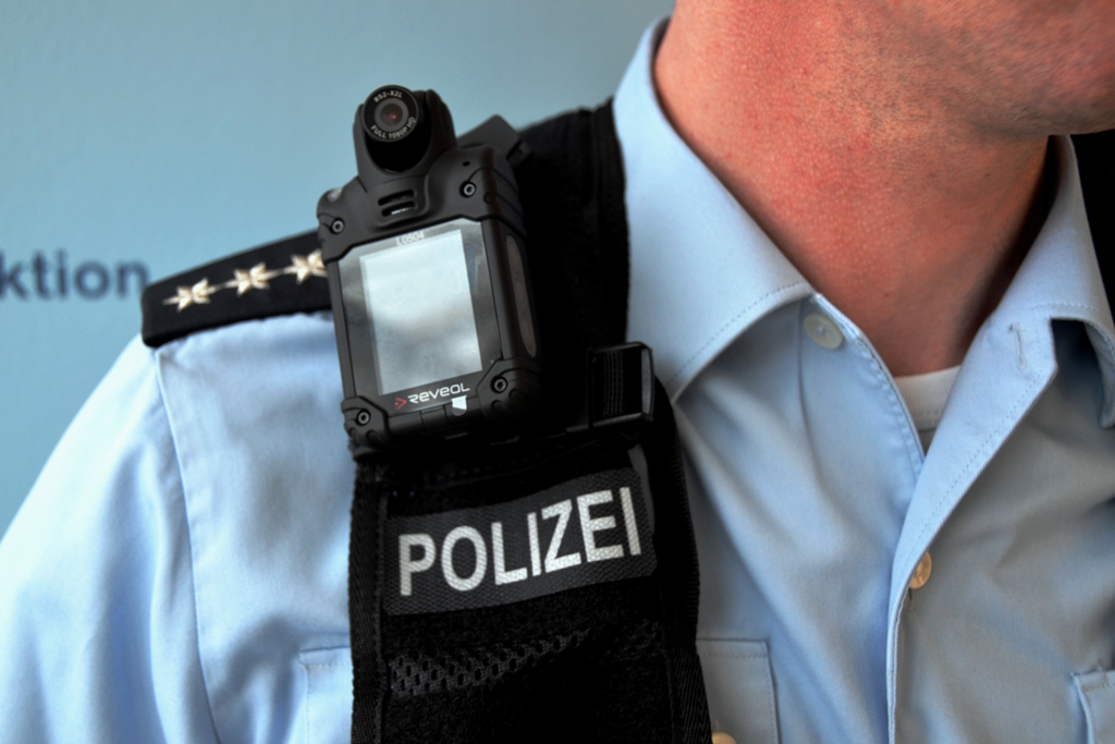 Videos zum Hinfassen: BodyCams in den USA und der BRD