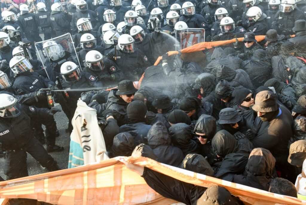 Renaissance der Reizstoffe: Mehr Pfefferspray und Tränengas bei Demonstrationen